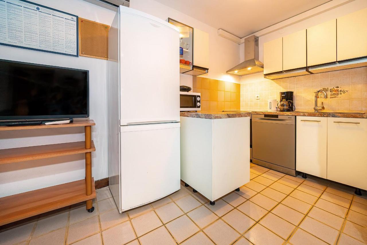 Apartments Jurina Krk Town Exterior photo