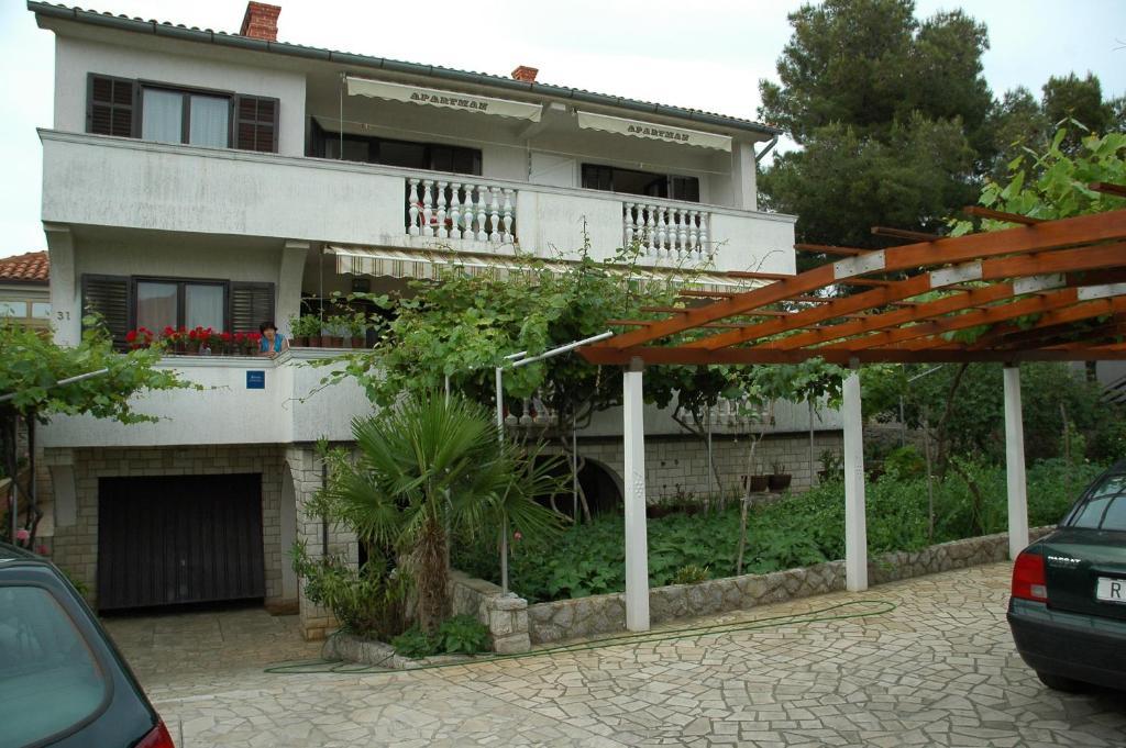 Apartments Jurina Krk Town Exterior photo